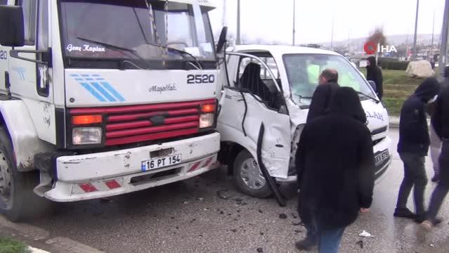 Bursa’da aynı kavşakta yine kaza: 1 yaralı