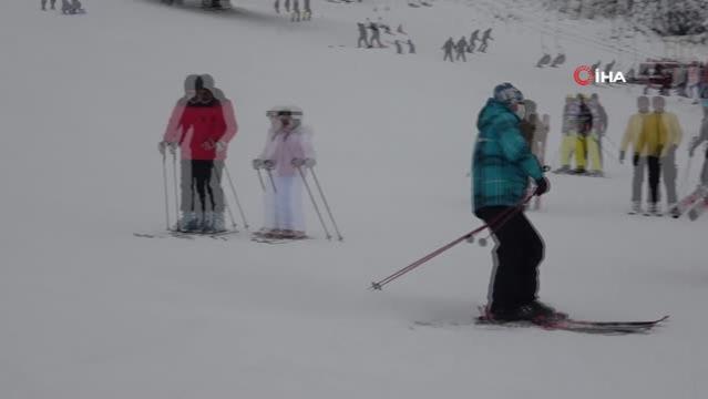 Uludağ’da kayak malzemeleri tek tek dezenfekte ediliyor