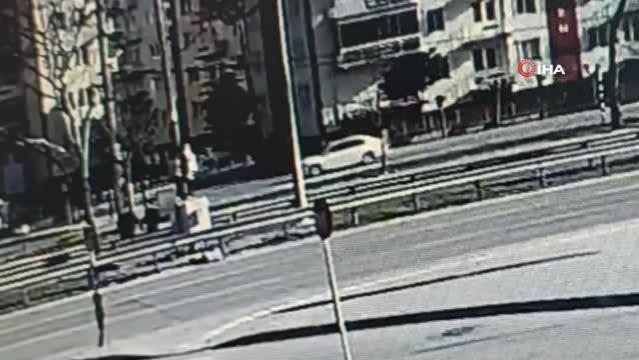 Bursa’da kaza dehşeti… 45 yaşındaki kadının hayatını kaybettiği feci kaza güvenlik kamerasında