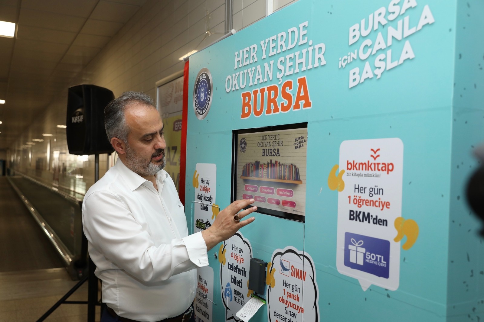 Bursalılar Metroda Hem Okuyacak Hem Kazanacak