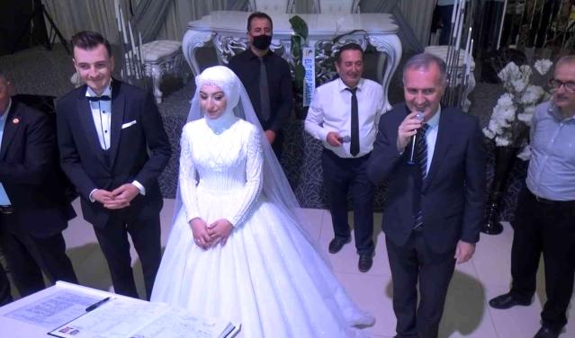 Bursa’da 20 kişinin şahitlik ettiği nikah herkesi şaşırttı