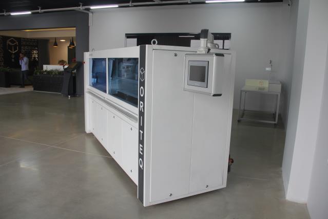 Ambalaj sanayisi için ürettikleri CNC karton kesim makinesini 12 ülkeye satıyorlar