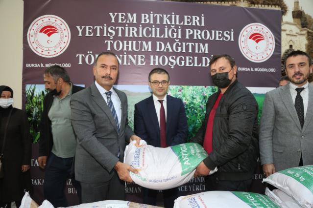 Bursa’da üreticilere yem bitkisi tohumu dağıtıldı