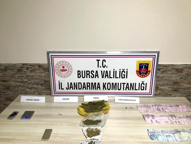Bursa’da jandarmadan uyuşturucu tacirlerine operasyon: 2 tutuklama