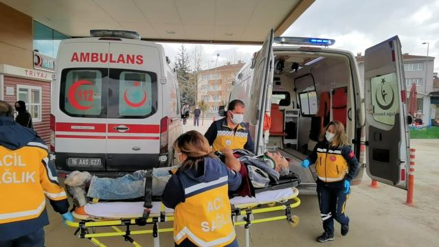 Bursa’da üçüncü kattan düşen işçi ağır yaralandı