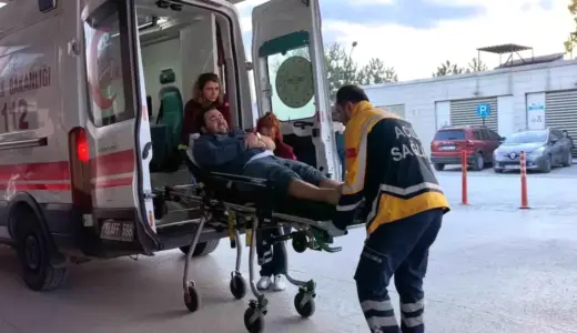 Dev demir silindirin altında kaldı! Ölümden kıl payı kurtuldu