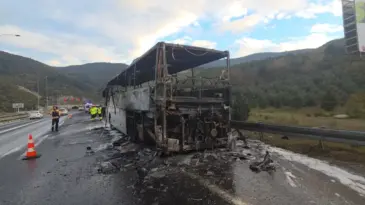 Çanakkale’den gelen otobüs yangın çıkardı