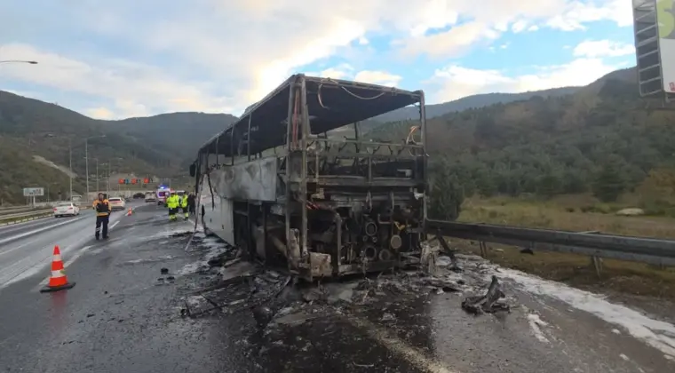 Çanakkale’den gelen otobüs yangın çıkardı