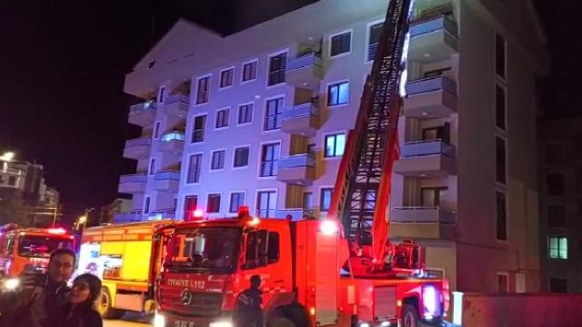 Bursa’da apartmanda çıkan yangın söndürüldü
