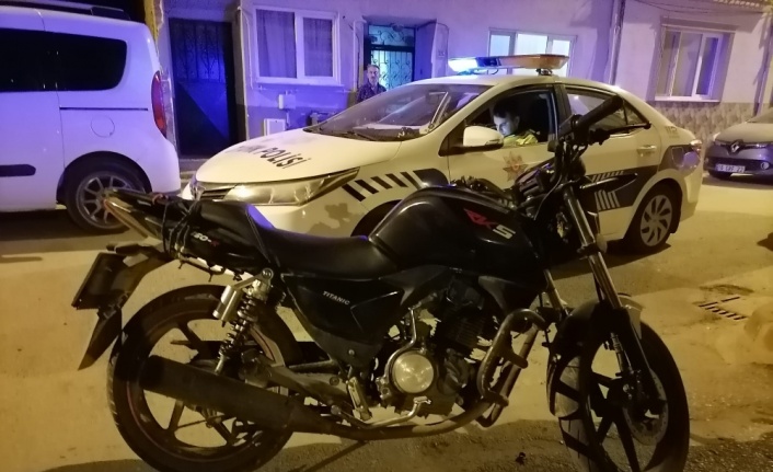 Bursa’da çaldığı motosiklet ile kaçmaya çalışan şüpheli kovalamacanın ardından yakalandı